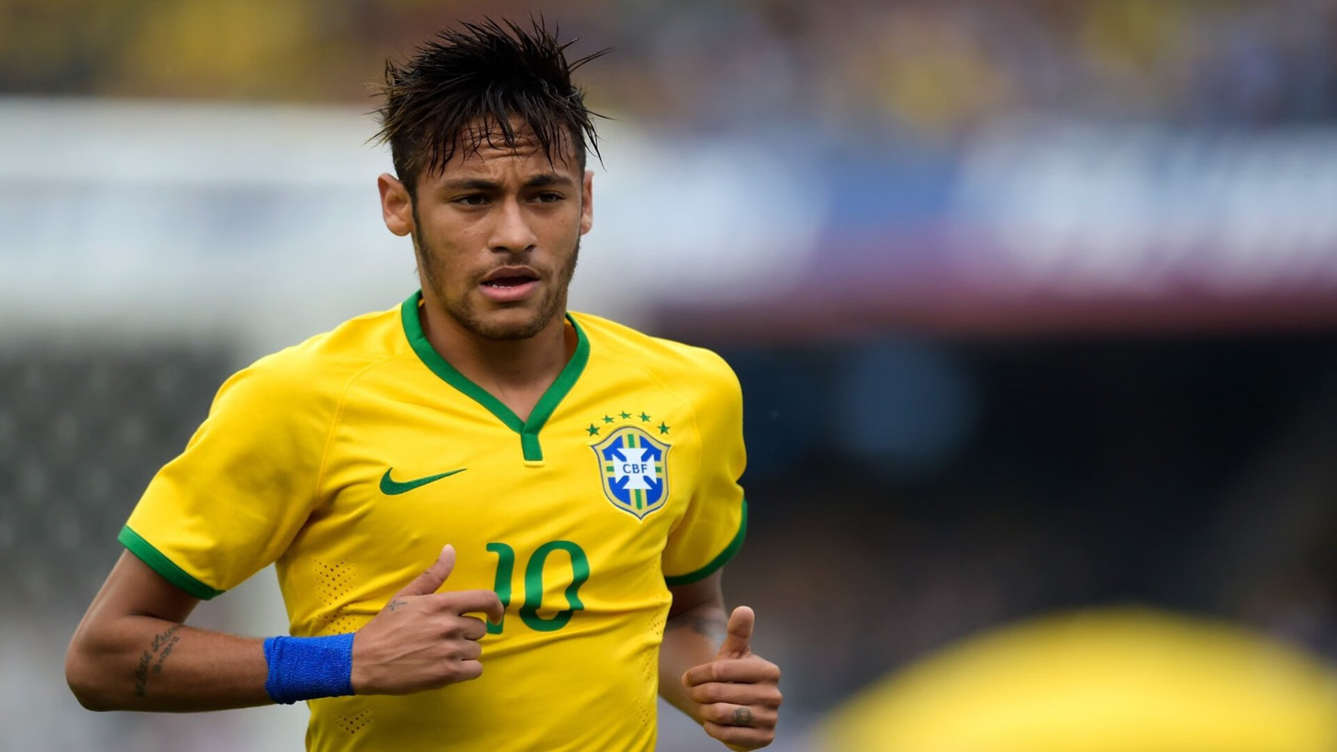 九游体育电竞-现场氛围火爆：观众热情支持喜爱球员